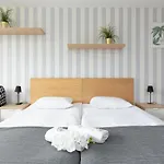 Center Powisle By Renters * Warsaw