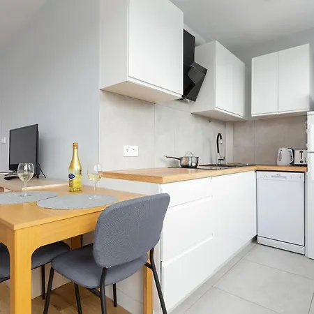 Center Powisle By Renters