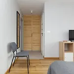Center Powisle By Renters *