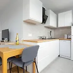 Center Powisle By Renters